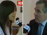 Zhang Pingping interviewt Bernard Accoyer, Präsidenten der französischen Nationalversammlung.
