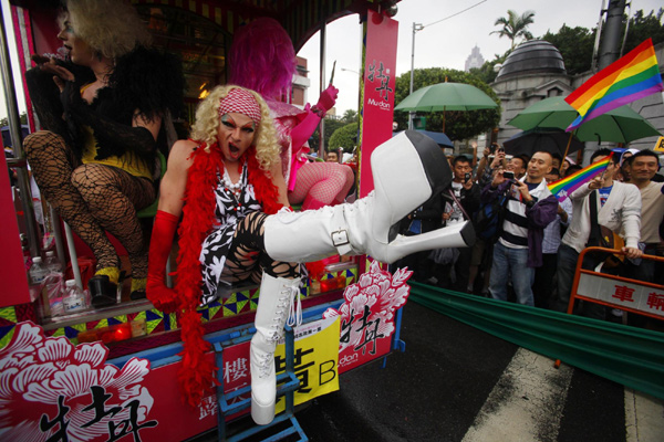 30,000 join Taiwan&apos;s gay pride parade