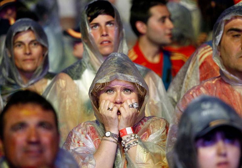 Die weltweit einflussreiche Nachrichtenagentur Reuters hat vor kurzem die besten Sportbilder des Jahres 2010 gewählt. Viele Fotos wurden während des Finales der WM 2010 in Südafrika gemacht.