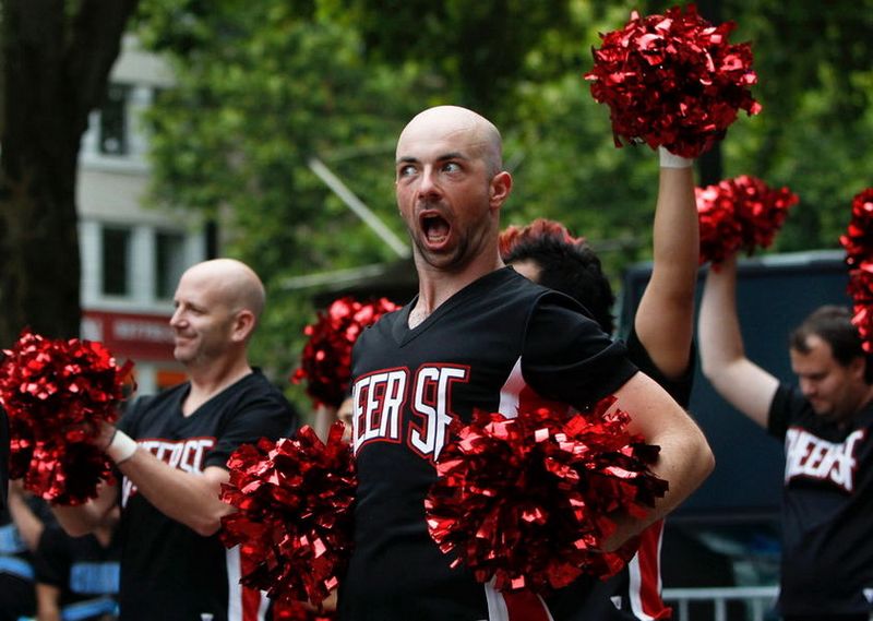 Die weltweit einflussreiche Nachrichtenagentur Reuters hat vor kurzem die besten Sportbilder des Jahres 2010 gewählt. Viele Fotos wurden während des Finales der WM 2010 in Südafrika gemacht.