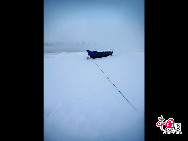 Eine wunderschöne Winterlandschaft erschien auf beiden Seiten des Songhua-Flusses, nachdem die Lufttemperatur plötzlich stark gesunken war. Das Naturschauspiel lockte zahlreiche Touristen aus dem ganzen Land an. [Foto: Yang Renyan]