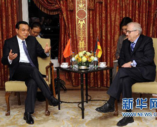 Der zu Besuch in Deutschland weilende chinesische Vizeministerpräsident Li Keqiang ist am Donnerstag in Berlin mit dem deutschen Wirtschaftsminister Rainer Brüderle zusammengekommen.
