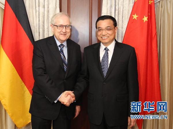 Der zu Besuch in Deutschland weilende chinesische Vizeministerpräsident Li Keqiang ist am Donnerstag in Berlin mit dem deutschen Wirtschaftsminister Rainer Brüderle zusammengekommen.