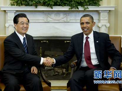 Der chinesische Staatspräsident Hu Jintao ist am Mittwoch im Weißen Haus mit US-Präsident Barack Obama zusammengetroffen. Dabei stimmten die Staatsoberhäupter überein, mit aller Kraft eine kooperative Partnerschaft zwischen China und den USA mit gegenseitigem Respekt und beiderseitigem Nutzen aufzubauen.