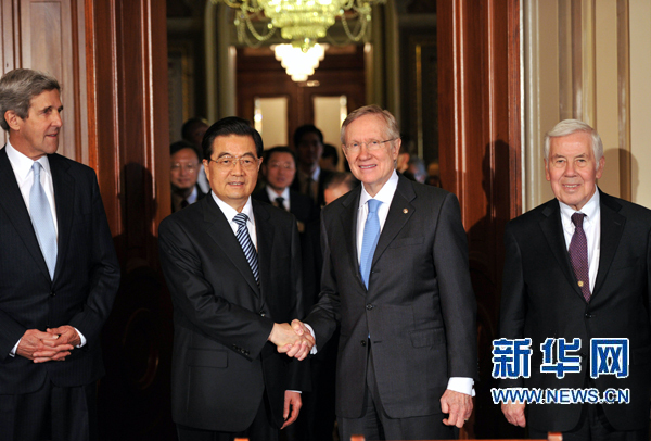 Der chinesische Staatspräsident Hu Jintao hat am Donnerstag in Washington den Sprecher des US-Repräsentantenhauses John Boehner und den Sprecher der Mehrheitspartei des US-Senats Harry Reid zu Gesprächen getroffen.