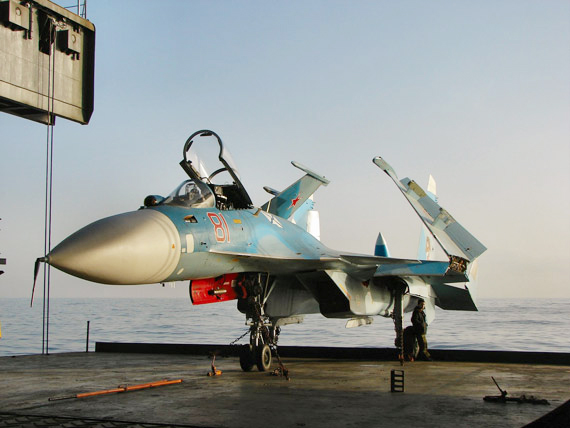 Wenn die Vermutungen der Tatsache entsprechen, dann bildet sich die Kampffähigkeit des Flugzeugträgers so: J-15 als Kampfjet, KA-28 für Anti-Uboot-Einsatz und KA-31 als Frühwarnsystem.