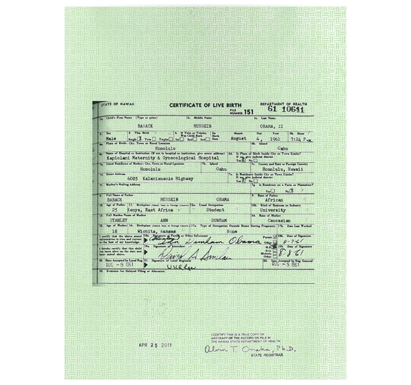 Eine Farce in den USA: der Präsident Barack Obama musste gestern eine Pressekonferenz abhalten, um seine Staatsangehörigkeit zu erklären. Eine Farce in den USA: der Präsident Barack Obama musste gestern eine Pressekonferenz abhalten, um seine Staatsangehörigkeit zu erklären.