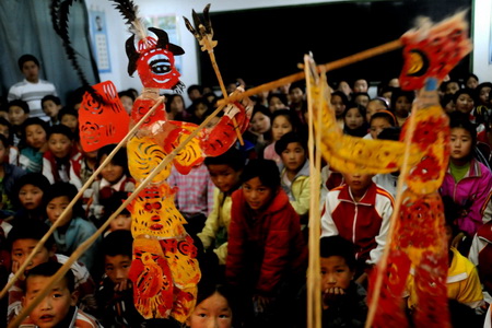 Im Bezirk Shanting in der Stadt Zaozhuang in Shandong gibt es eine erstklassige Schattenspielgruppe.