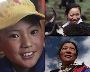 Die Journalisten von China.org.cn sind gerade auf den Spuren der Chinesischen Befreiungsarmee den Weg nach Tibet gegangen, den diese vor 60 Jahren bestritten hat. Während der zehntätigen Fahrt haben sie viele gewöhnliche Tibeter kennengelernt. Ihre Geschichten spiegeln die Entwicklung Tibets in den vergangenen 60 Jahren wider.