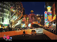 Neben seinen unzähligen Attraktionen und seinem umfangreichen historischen und kulturellen Erbe wird Macao auch als 'Las Vegas des Ostens' bezeichnet. Die Casinos blühen und gedeihen hier prächtig. Neben den wichtigen Casinos, wie zum Beispiel das Venetian Macao, gehört das Grand Lisboa zu den Häusern mit Tradition und Geschichte, es wurde von Spielcasino-König Stanley Ho gegründet.