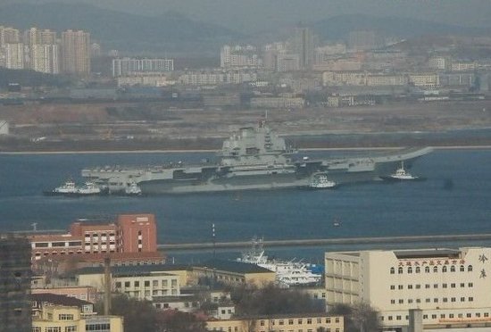 Das chinesische Verteidigungsministerium bestätigte heute, dass der chinesische Flugzeugträger 'Warjag', der seine ersten Tests im August absolviert hatte, zu einer neuen Probefahrt in See gestochen sei.