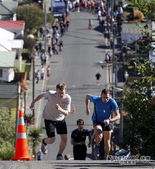 Das Jahr 2011 verabschiedet sich bald von uns. In diesem Jahr hat man in vielen Länder allerlei lustige und außergewöhnliche Rekorde aufgestellt.
