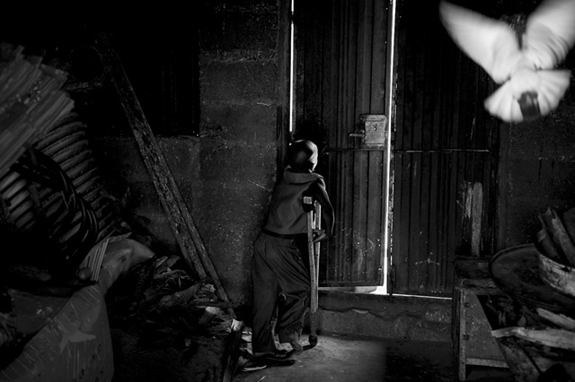 UNICEF Deutschland hat die Preise für den Wettbewerb &apos;UNICEF-Foto des Jahres 2011&apos; verliehen. Der 30jährige deutsche freie Fotograf Kai Löffelbein hat mit seinem Werk &apos;Ghana: Unser Müll in Afrika&apos; den ersten Preis gewonnen.