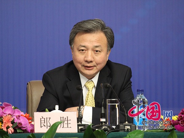 Auf einer Pressekonferenz im Rahmen der 5. Tagung des 11. Nationalen Volkskongresses (NVK) hat Lang Sheng, stellvertretender Leiter des Komitees für Rechtswesen im Ständigen Ausschuss des NVK, die Frage beantwortet, warum die Strafprozessordnung und das Strafgesetz nicht parallel revidiert werden.