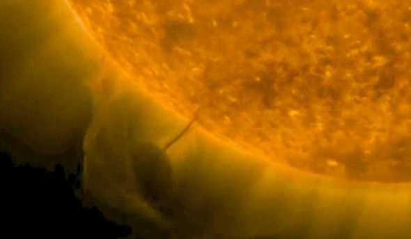 Sonne ,Mysteriöses Objekt, NASA , Planet, Protuberanz , Korona ,Todesstern