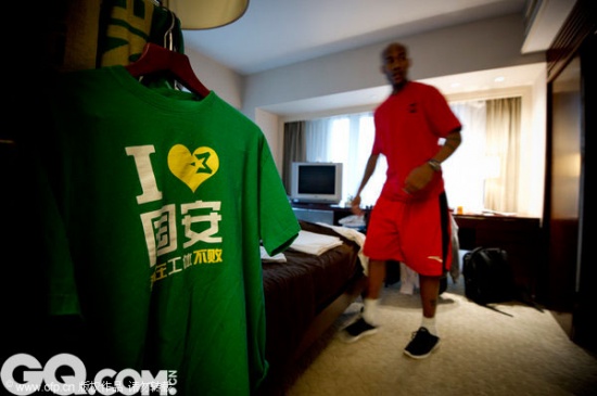 'Ich liebe Beijing und bin ein Beijinger geworden. Das ist die glücklichste Zeit in meinem Leben', sagte Stephon Marbury bereits mehrmals gegenüber den Medien. 'Ich liebe Beijing und bin ein Beijinger geworden. Das ist die glücklichste Zeit in meinem Leben', sagte Stephon Marbury bereits mehrmals gegenüber den Medien.