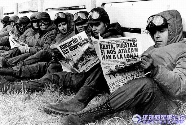 Der Falklandkrieg war ein bewaffneter Konflikt zwischen Argentinien und dem Vereinigten Königreich um die Falklandinseln (auch Malwinen) sowie Südgeorgien und den Südlichen Sandwichinseln zwischen April und Juni 1982.