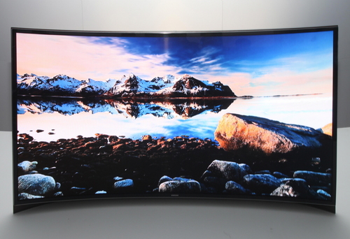 三星发布全球首款可弯曲屏幕OLED电视