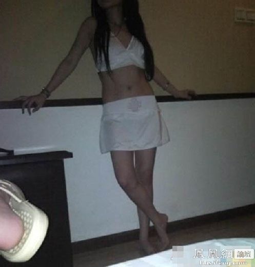 Süße Prostituierte fickt ihren ersten Kunden - junge Kurtisanen