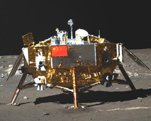 Die Chinesische Akademie der Wissenschaften hat am Freitag eine von der chinesischen Mondsonde 'Chang’e 3' aufgenommene Fotoserie veröffentlicht. Die Chang’e 3, die Chinas ersten Mondrover 'Jadehase' mit an Bord hat, war am 14. Dezember auf der Mondoberfläche gelandet.