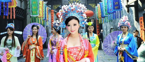 Um das bevorstehende Frühlingsfest zu feiern, will die historische Handelsstadt Hongjiang in der zentralchinesischen Provinz Hunan fünf Frauen rekrutieren, die während der Frühlingsparade als Göttinnen des Reichtums auftreten sollen.