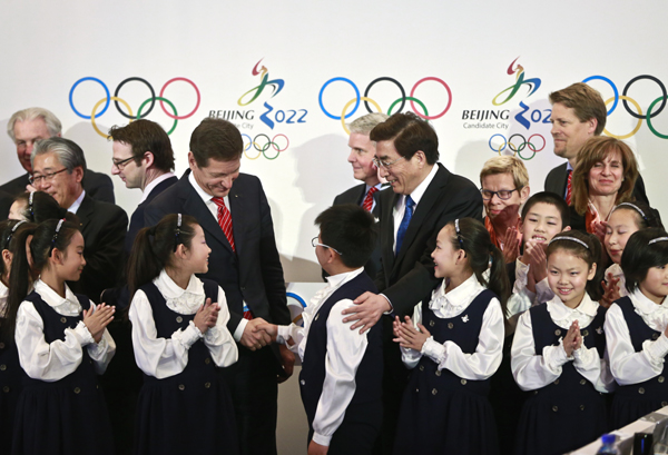 Die Evaluierungskommission des Internationalen Olympischen Komitees IOC verbleibt optimistisch, dass Beijing in der Lage ist, erfolgreiche Olympische Winterspiele im Jahr 2022 auszurichten, obwohl es Bedenken gegenüber der Luftverschmutzung gibt. 