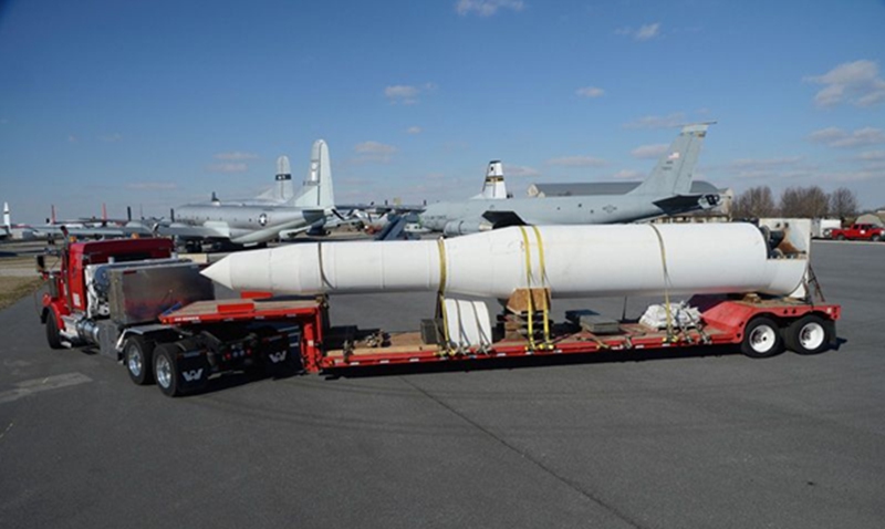 Im Atomwaffenarsenal aller Länder gilt die Interkontinentalrakete aufgrund ihrer Reichweite, Fluggeschwindigkeit und Gewalt als die ultimative Waffe. Die Anzahl der Staaten, die die Interkontinentalraketen-Technologie beherrscht, ist gering. Im Atomwaffenarsenal aller Länder gilt die Interkontinentalrakete aufgrund ihrer Reichweite, Fluggeschwindigkeit und Gewalt als die ultimative Waffe. Die Anzahl der Staaten, die die Interkontinentalraketen-Technologie beherrscht, ist gering.