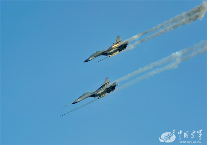Chinas Luftstreitkräfte neue Bilder von Kampfflugzeugen