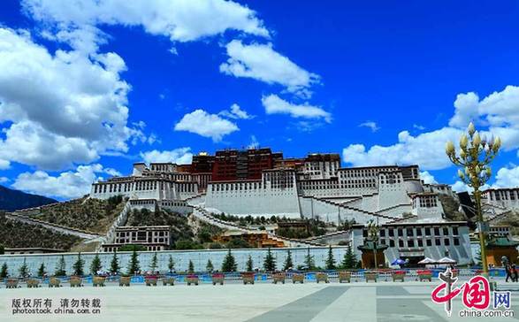 Lhasa, one of the &apos;Top 10 satisfying cities of China in 2015&apos; by China.org.cn