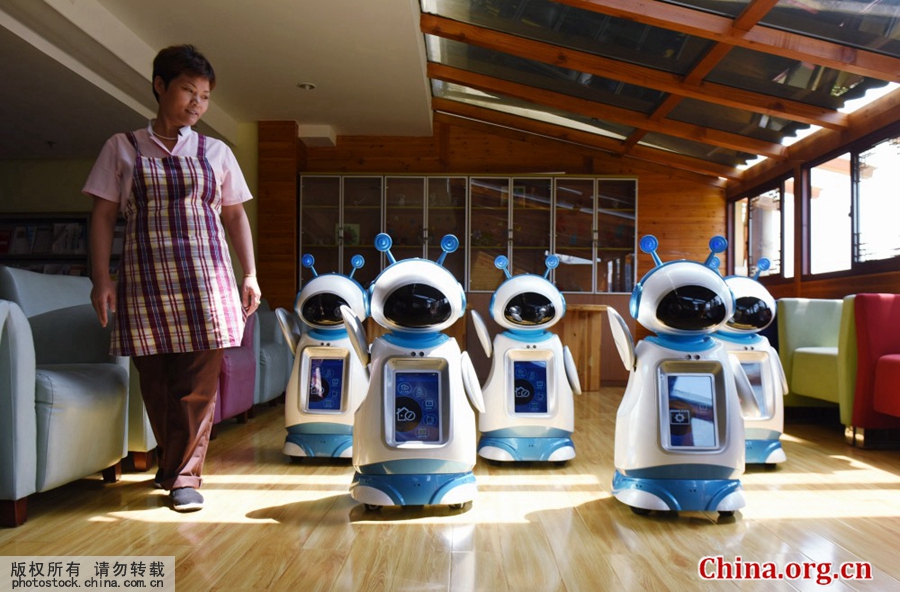 Hangzhou: Roboter dienen Senioren