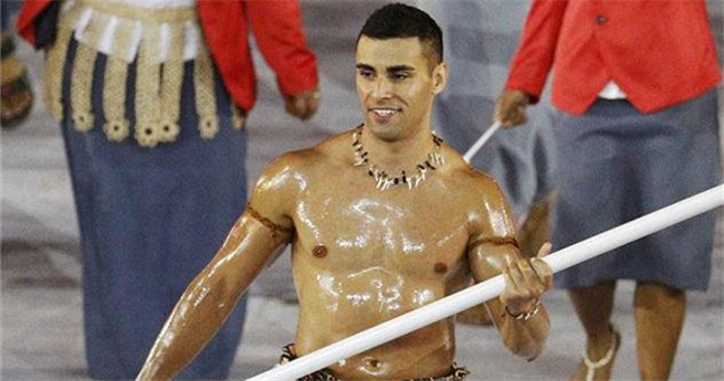 Der halbnackte Fahnenmann aus Tonga ist populär im Internet.