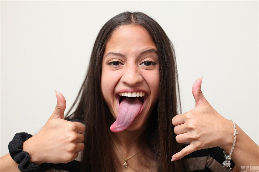 Längste Zunge Der Welt Amerikanisches Mädchen Rekordverdächtigchina 