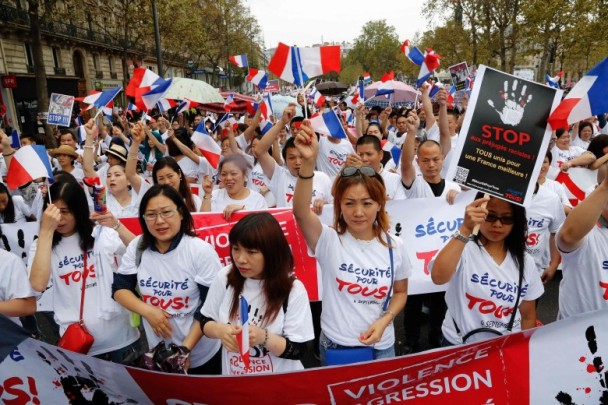 Über Zehntausend Auslandschinesen Protestieren In Frankreich Gegen ...