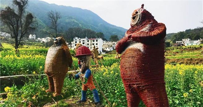 Chinas schönstes Dorf zieren Strohskulpturen