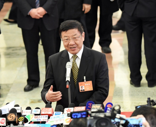 3月12日,十二届全国人大五次会议在北京人民大会堂举行第三次全体会议。这是国家林业局局长张建龙接受采访。新华社记者 赵颖全 摄