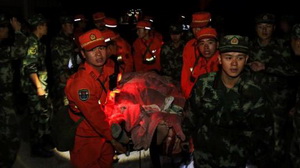 Erdbeben in Sichuan: Trotz Erdrutsch setzen Soldaten Rettungsdienste fort