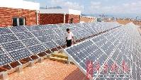 9月17日、完全に太陽エネルギーに頼る電力・暖房設備が備えた中国最初の小学校ーー青島李滄区虎山路小学校は開校した。
