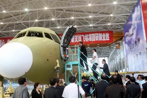 ARJ21ジェット機は燃費の低さで、短距離航空路線における優位性が充分に発揮されることができ、中国の98％以上の国内航空路線に直航便サービスを提供できる