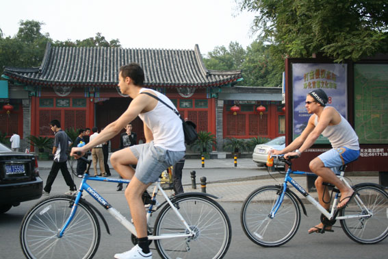 北京の胡同を回るには自転車が最適。