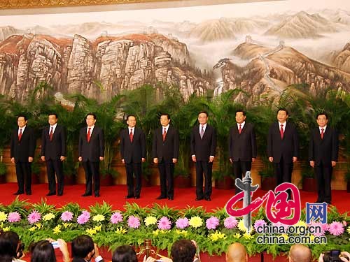 十七届中央政治局常委同中外记者见面[图片播报]