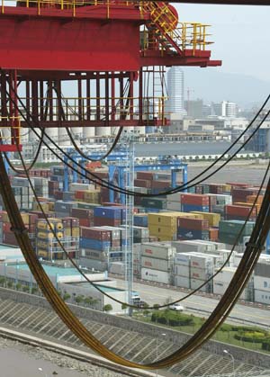 韓国税関の発表によると、2007年、中国は初めて日本を抜き韓国最大の輸入相手国になった。