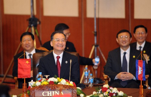 31日、ラオスのビエンチャンで開催された「メコン川流域開発計画」（GMS）第3回首脳会議に出席した中国の温家宝総理