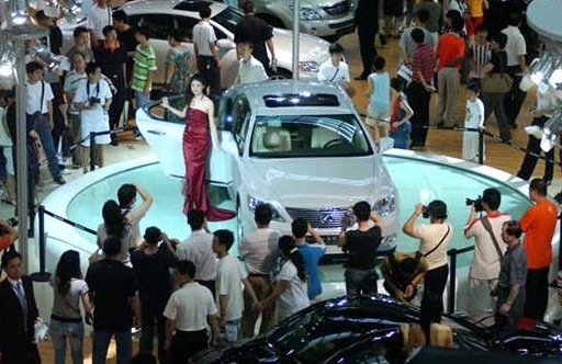 中国自動車工業協会が9日に発表した最新の統計データによると、5月までに中国の自動車生産と販売台数はともに430万台を超え。今年上半期の中国の自動車生産販売台数は、年初に中国自動車工業協会が予測した500万台に達する見通しだ