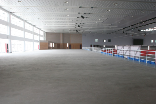 图文：北京科技大学体育馆竣工 馆内篮球场