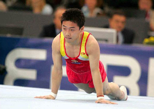 五輪体操の男子床運動で、中国の鄒凱選手が金メダル 