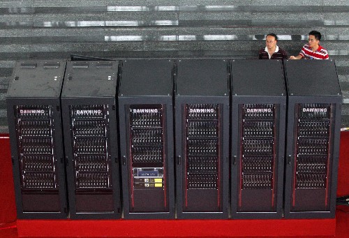 中国独自開発した「曙光5000」スーパーコンピュータ