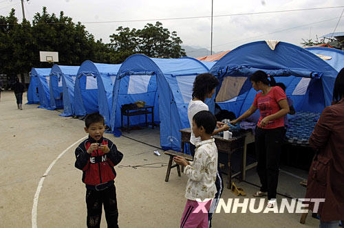  8月31日，攀枝花市仁和区大龙潭彝族乡中心校已经搭建起帐篷。