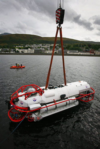9月10日，一艘LR7高级救生潜艇在苏格兰威廉堡林尼湖进行试水。