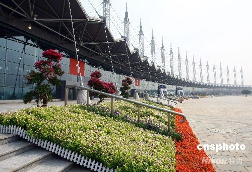 世界が注目する2008年の「夏のダボス会議」が、天津市の美しい臨海新区で開幕した。