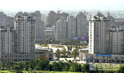 中国で、一連の住宅ローン関連の消費刺激策の実施により、長沙、青島、南京などの不動産市場は次第に活気を取り戻しており、不動産取引の成約件数は上昇に転じている。